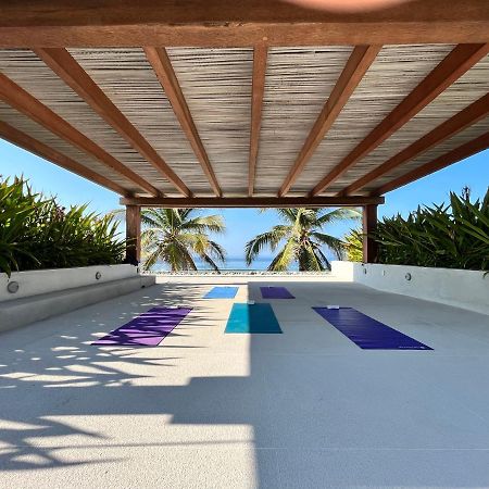 Marea Beachfront Villas Zihuatanejo Extérieur photo