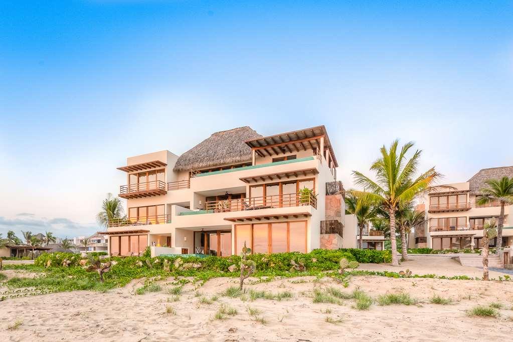 Marea Beachfront Villas Zihuatanejo Extérieur photo