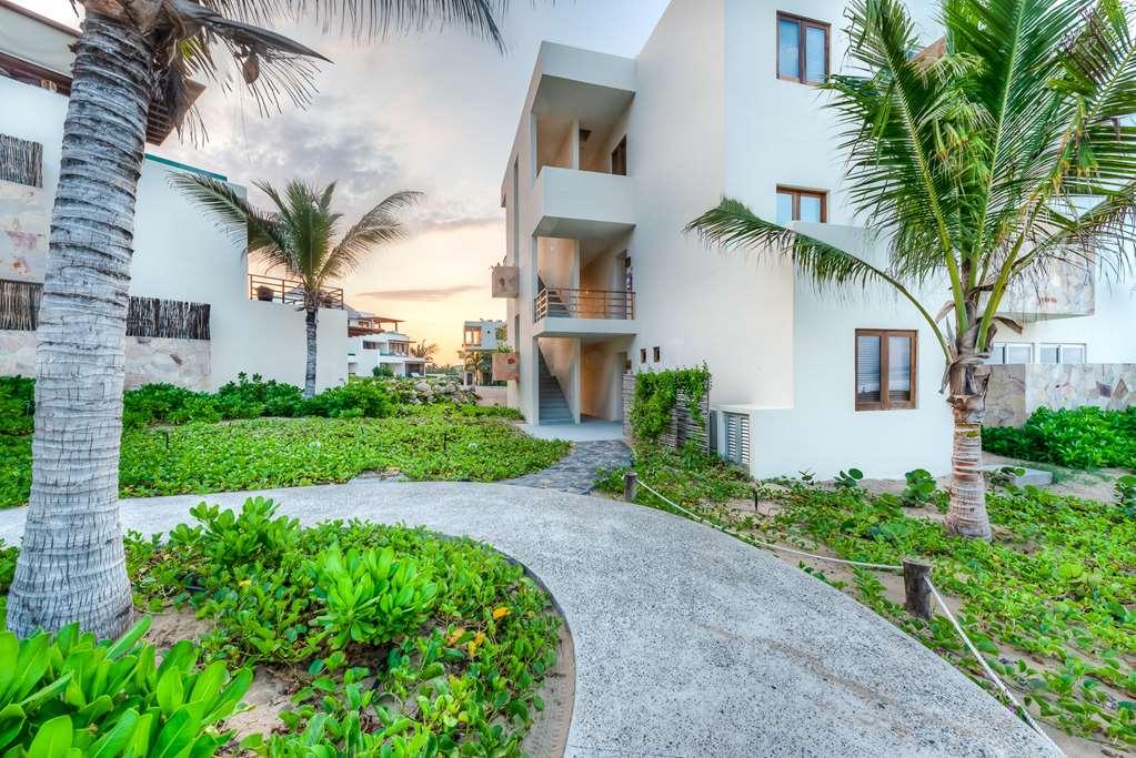 Marea Beachfront Villas Zihuatanejo Extérieur photo