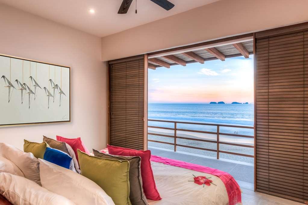 Marea Beachfront Villas Zihuatanejo Chambre photo