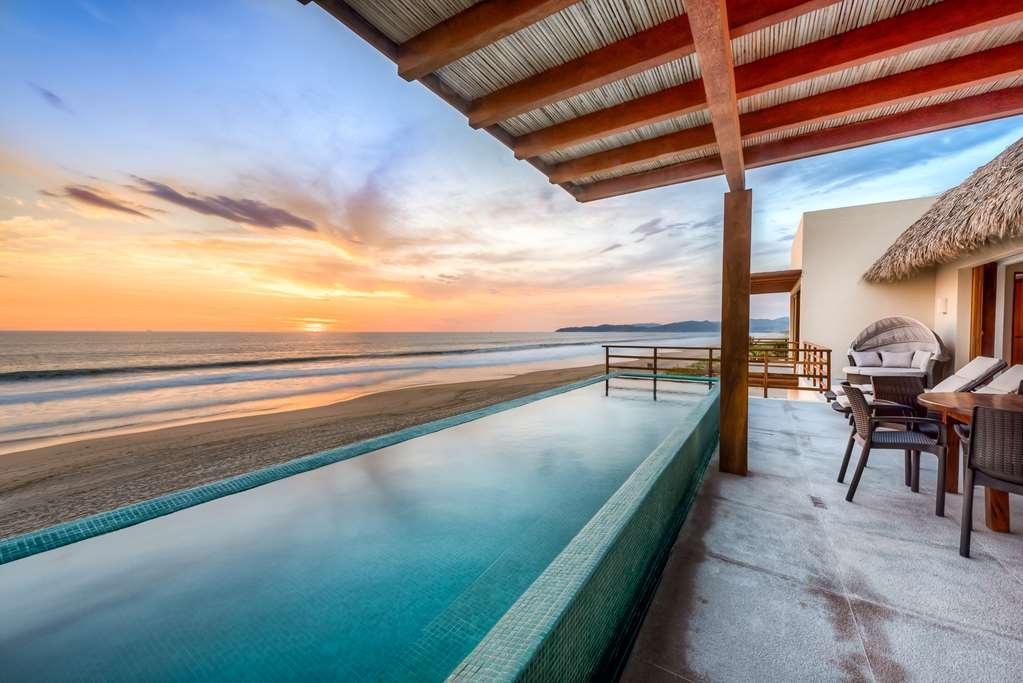 Marea Beachfront Villas Zihuatanejo Chambre photo