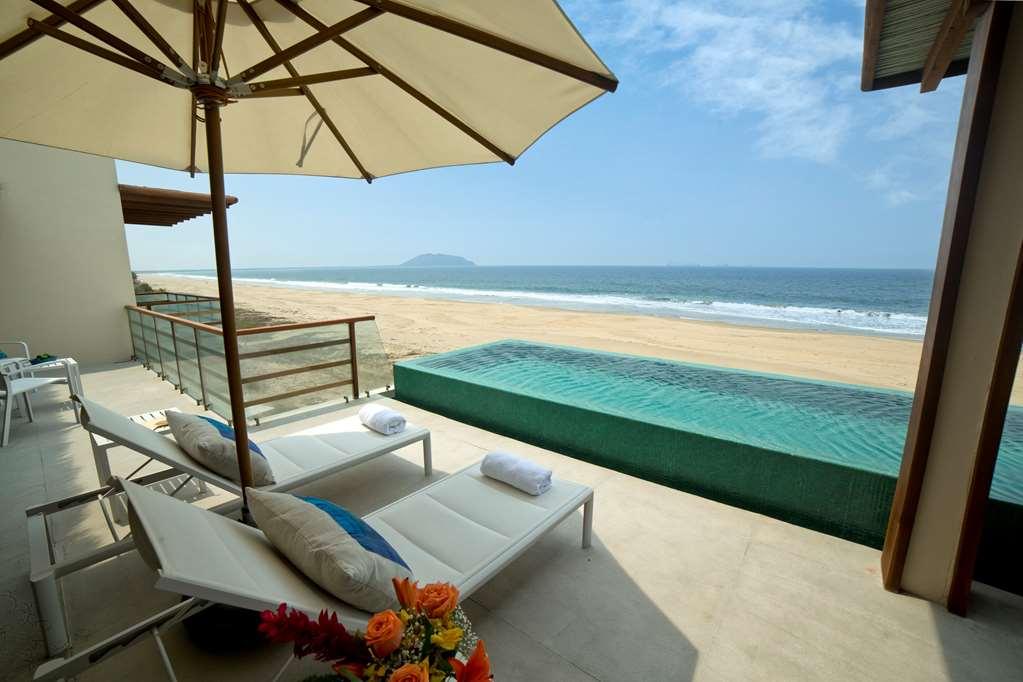 Marea Beachfront Villas Zihuatanejo Chambre photo
