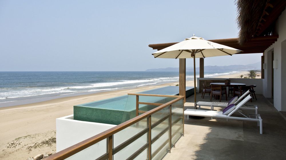 Marea Beachfront Villas Zihuatanejo Extérieur photo