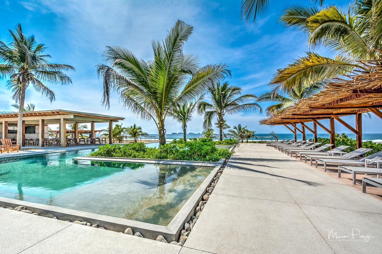 Marea Beachfront Villas Zihuatanejo Extérieur photo