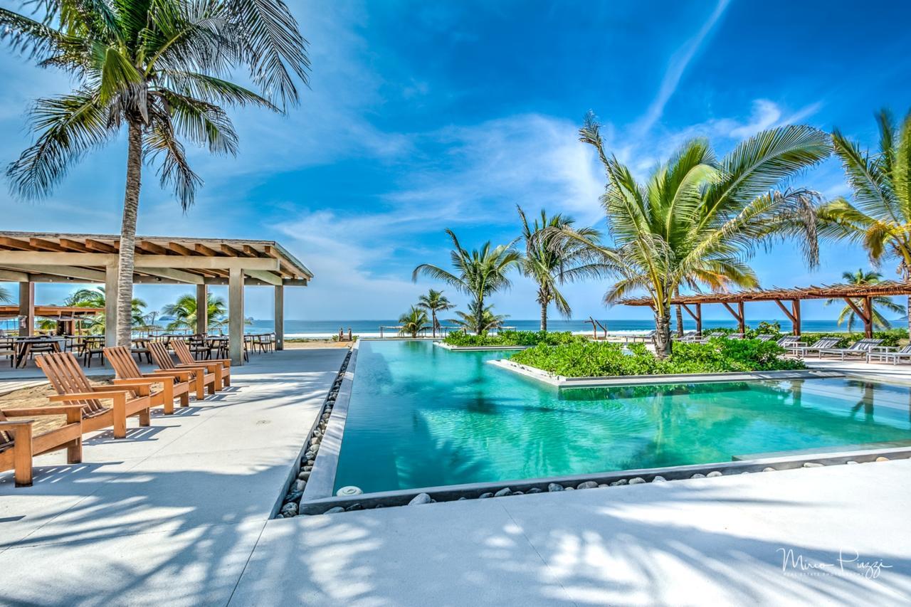 Marea Beachfront Villas Zihuatanejo Extérieur photo