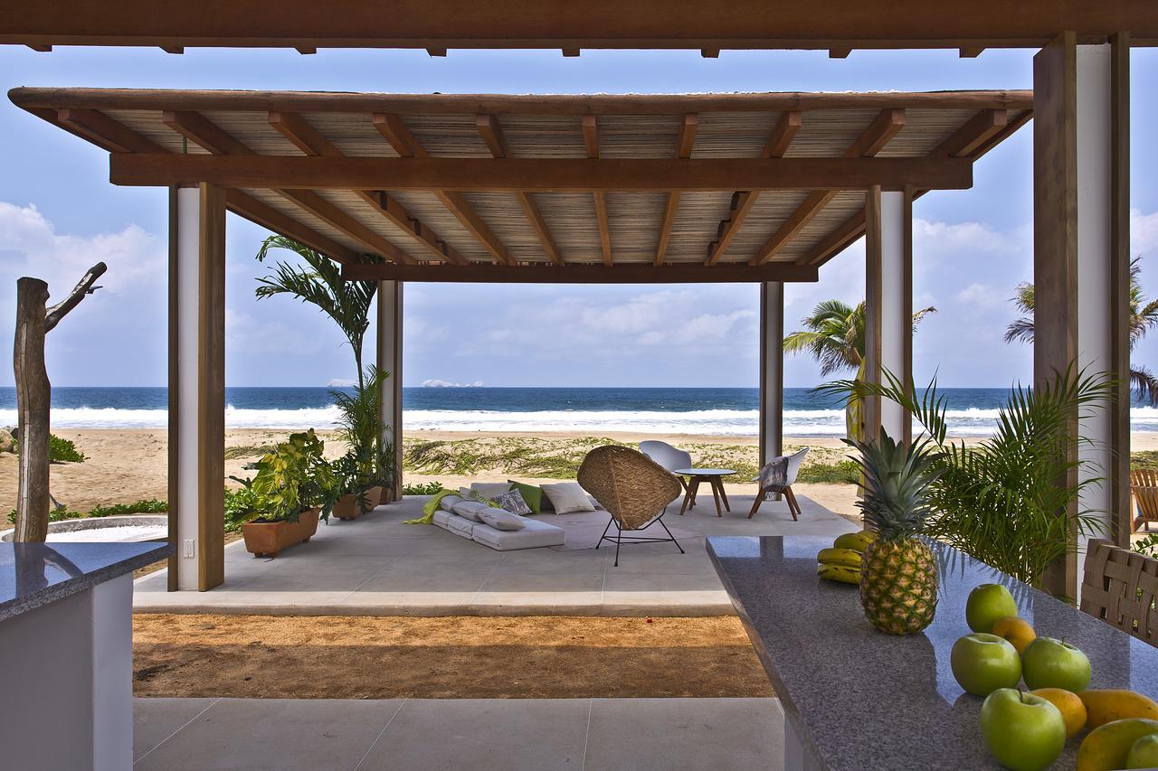 Marea Beachfront Villas Zihuatanejo Extérieur photo