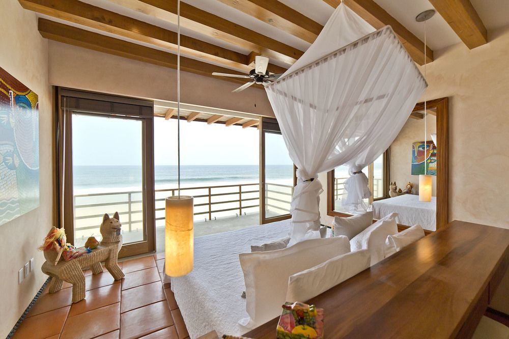 Marea Beachfront Villas Zihuatanejo Extérieur photo