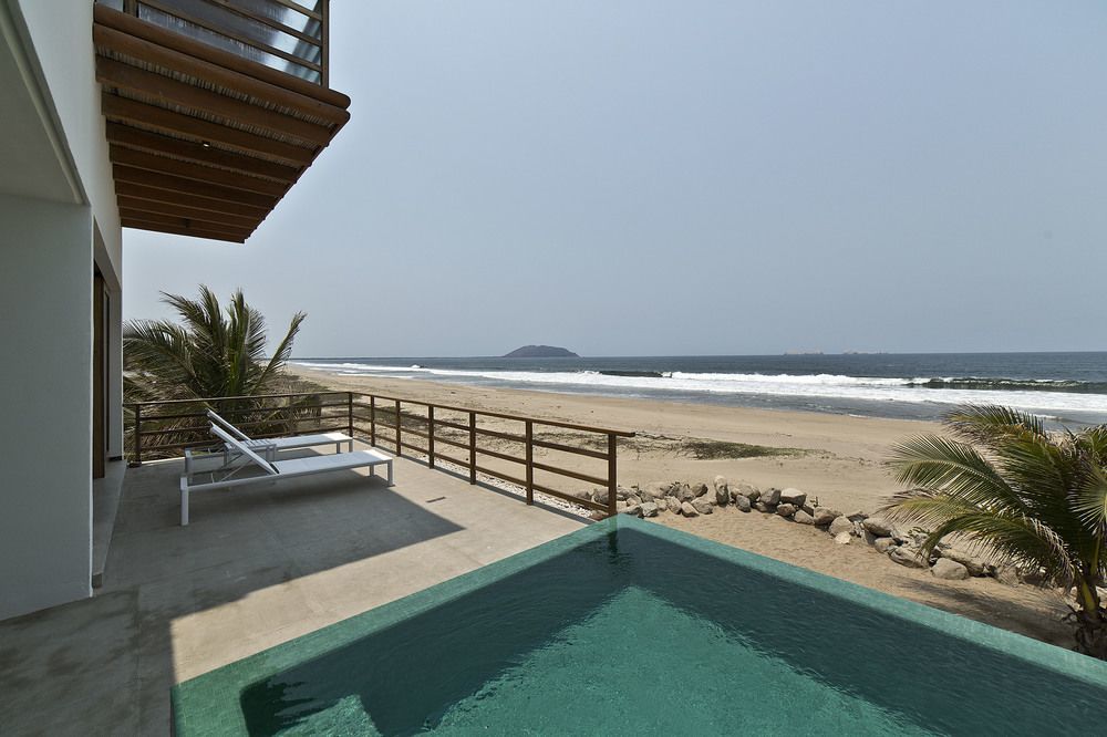 Marea Beachfront Villas Zihuatanejo Extérieur photo